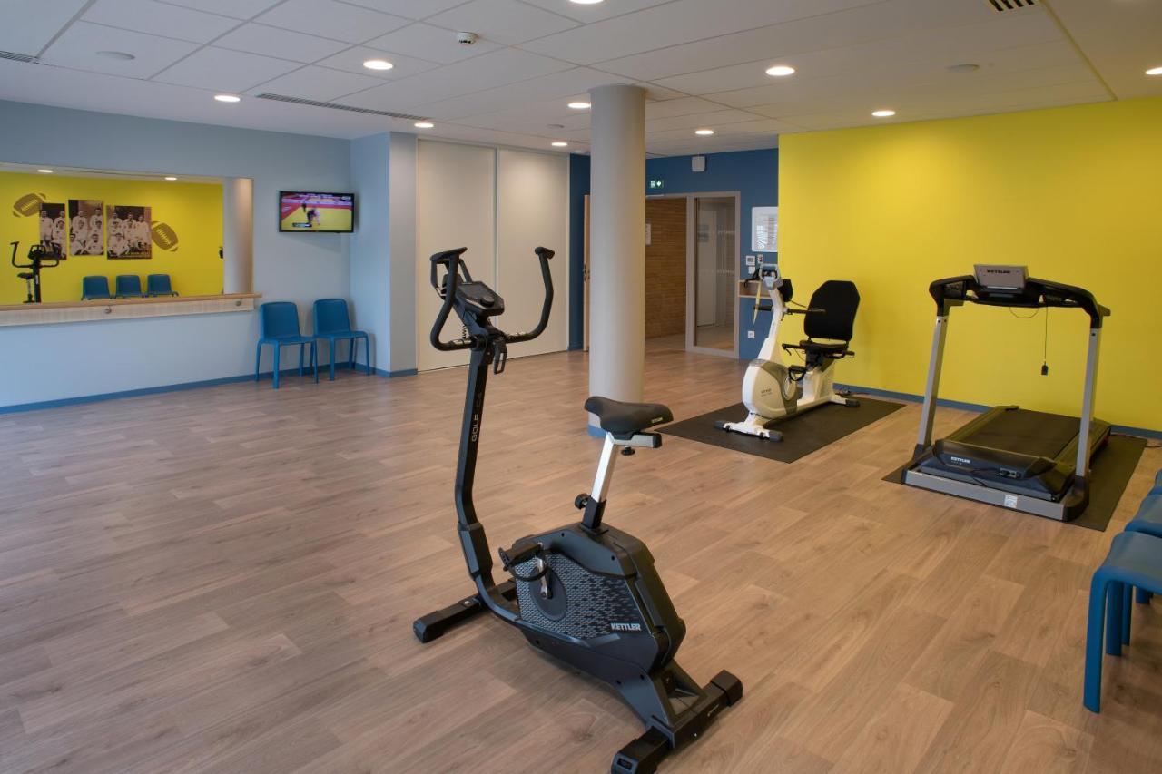 Domitys - Le Manoir Apartment Perignat-les-Sarlieve Bagian luar foto