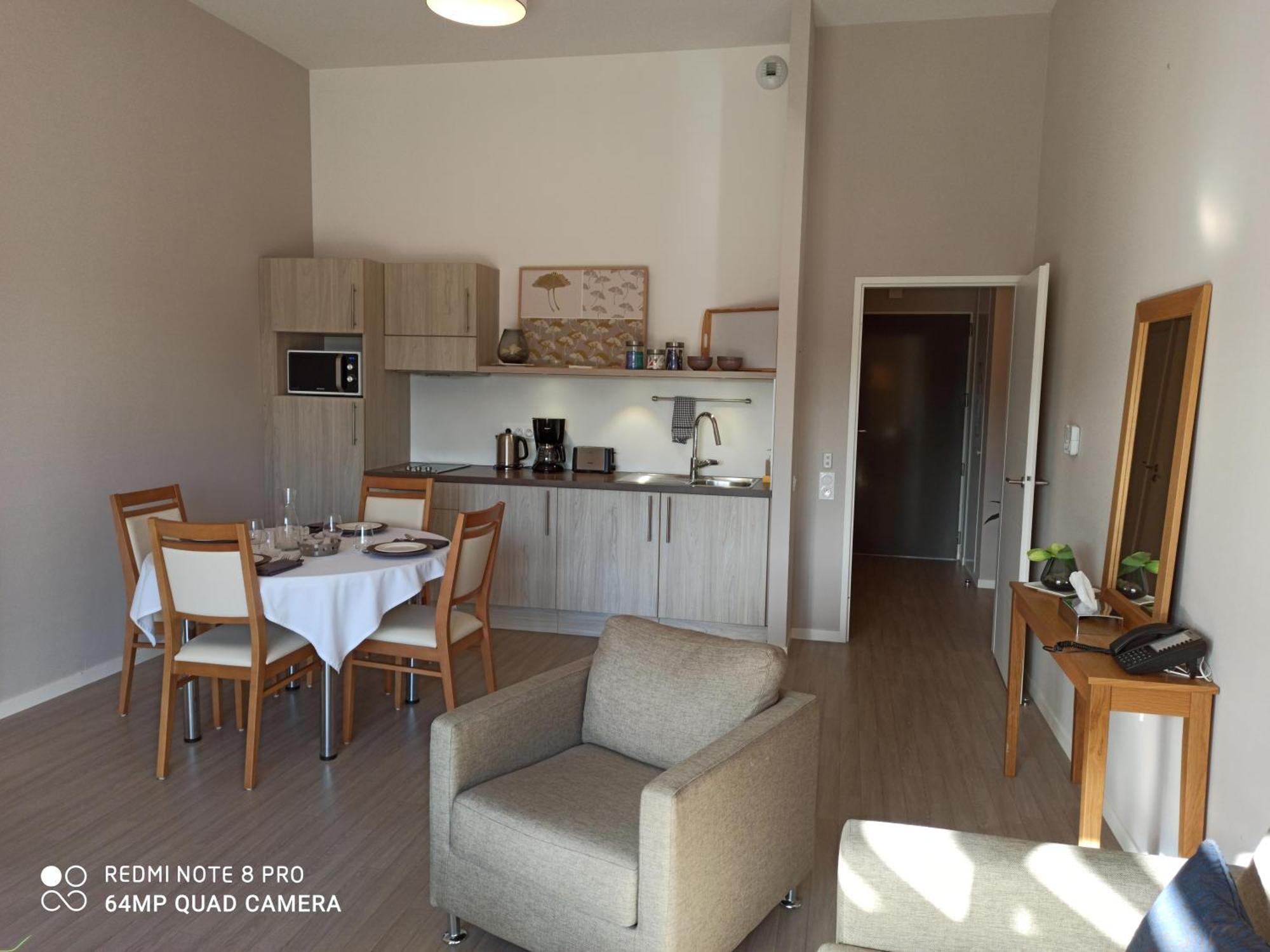 Domitys - Le Manoir Apartment Perignat-les-Sarlieve Ruang foto