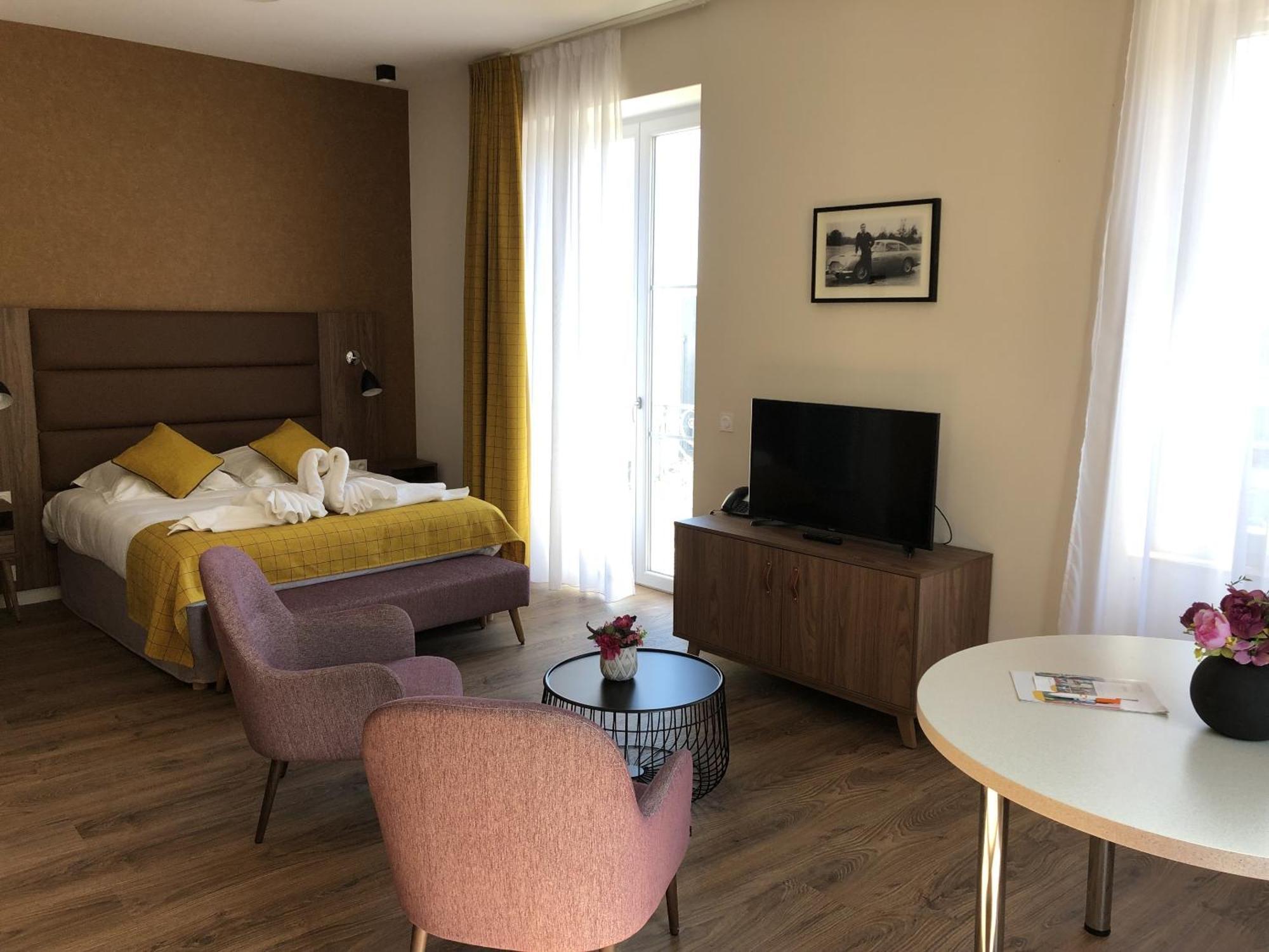 Domitys - Le Manoir Apartment Perignat-les-Sarlieve Bagian luar foto