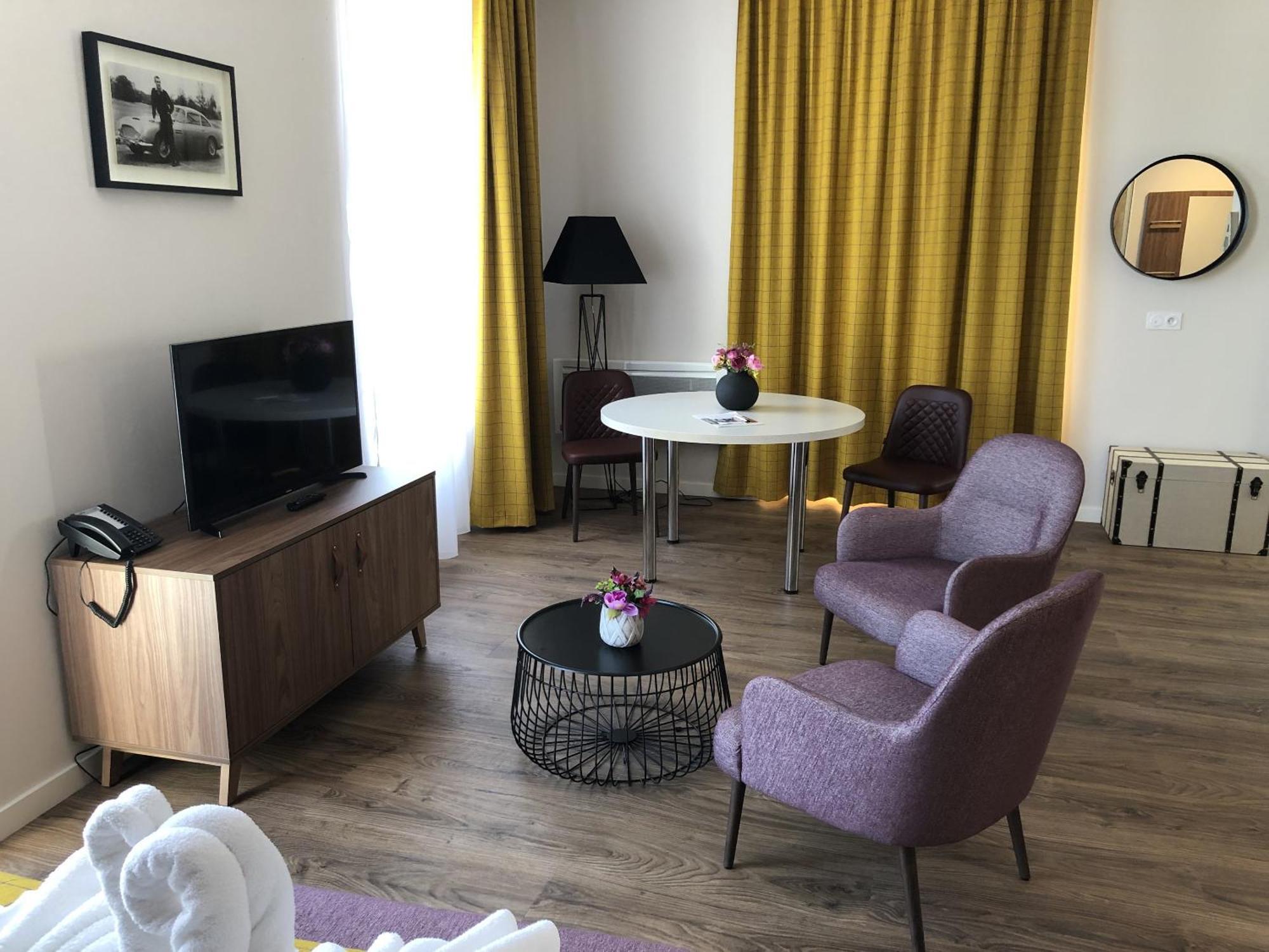 Domitys - Le Manoir Apartment Perignat-les-Sarlieve Bagian luar foto