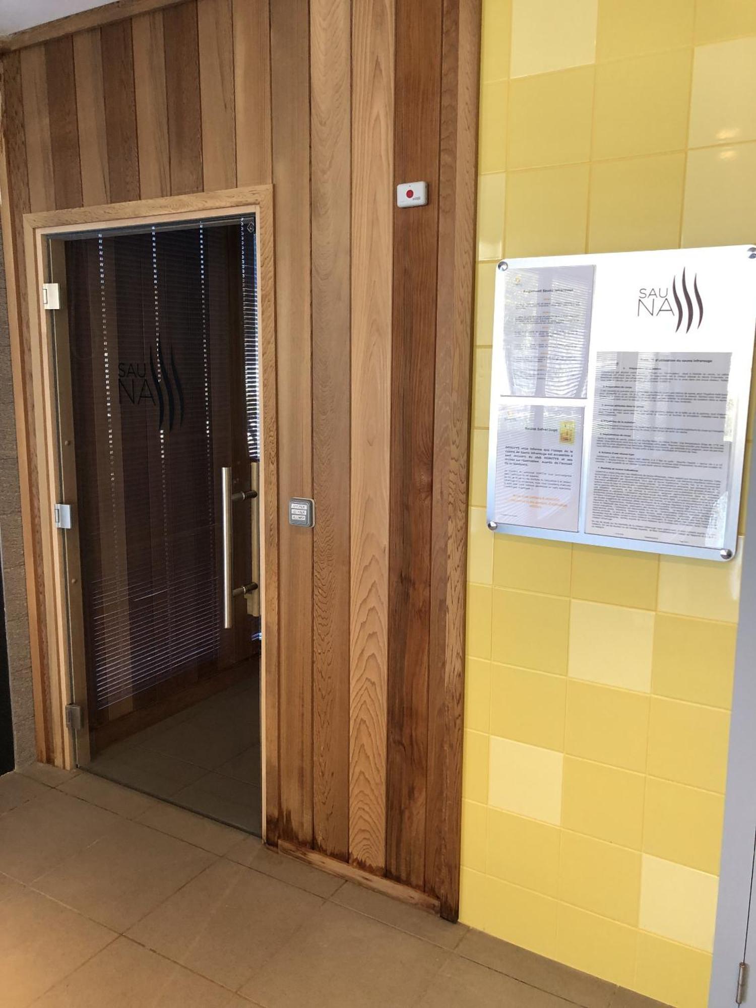 Domitys - Le Manoir Apartment Perignat-les-Sarlieve Bagian luar foto
